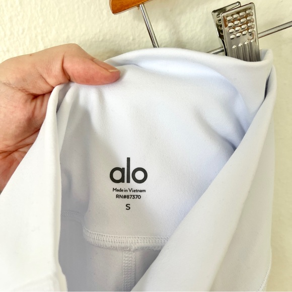 ALO Women’s High Waist Airbrush Legging - Picture 8 of 11